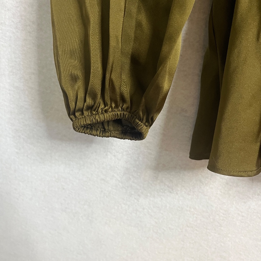 Guess Olive Satin Surplice Peplum Blouse Small Balloon Sleeve Top - Picture 4 of 7
